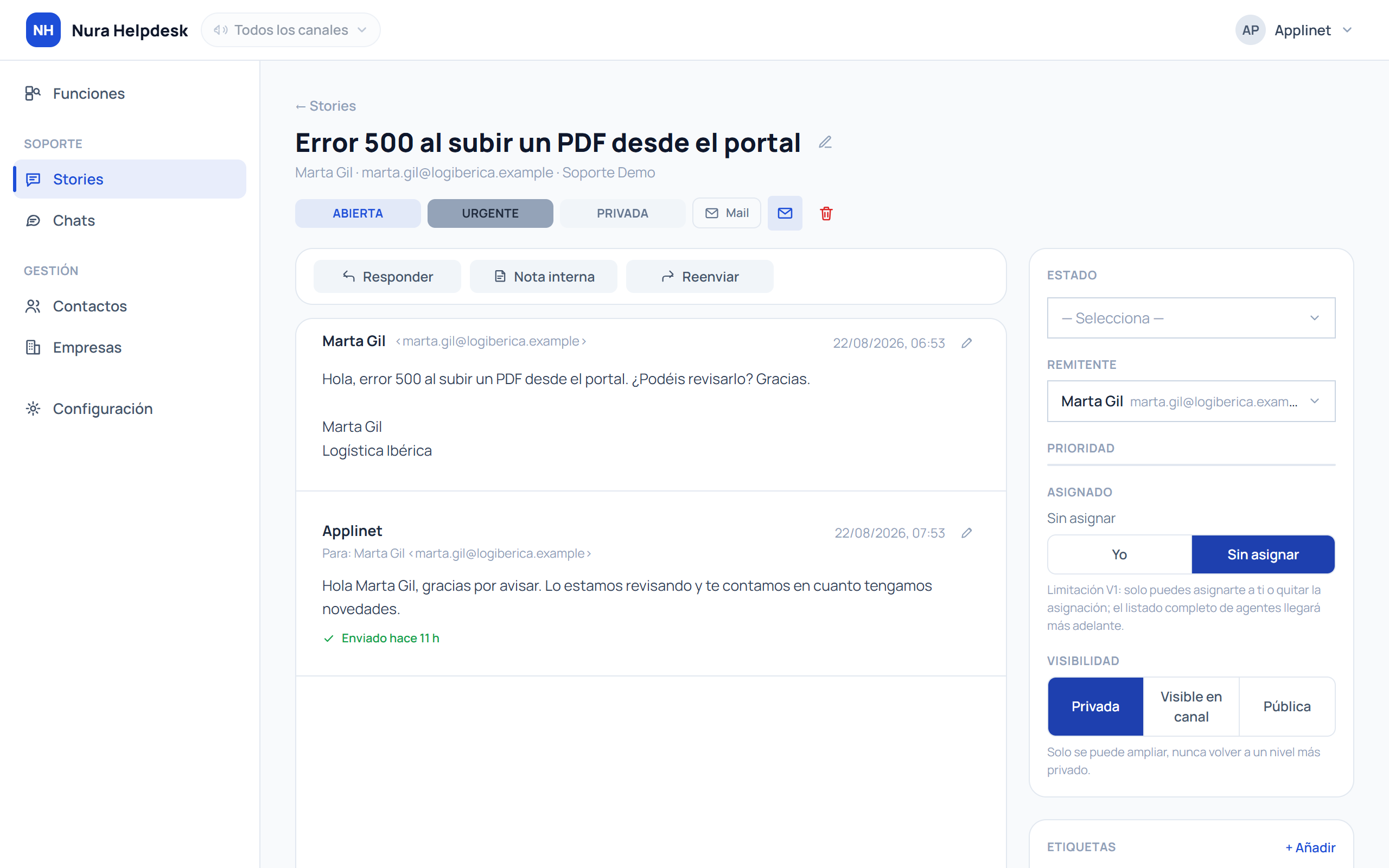 Conversación de un caso de soporte en Nura Helpdesk, con la respuesta al cliente y una nota interna diferenciadas